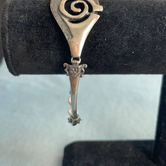 Handcrafted 925 Hammered Spiral Bracelet - Picture 2 of 5
